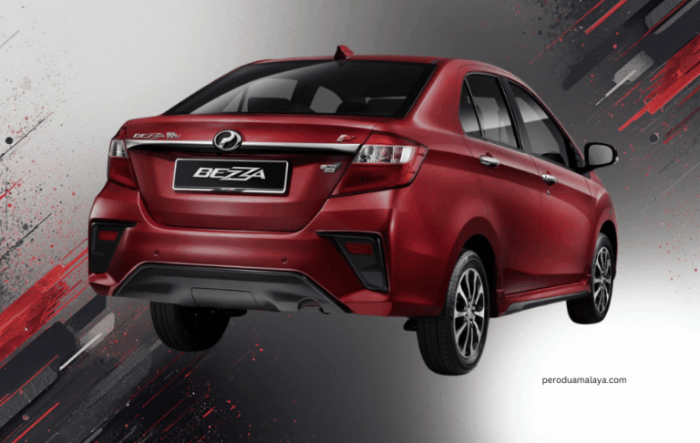 Perodua Bezza 2025 bahagian belakang, dengan lampu belakang LED, spoiler kecil, dan logo Perodua di tengah pintu belakang